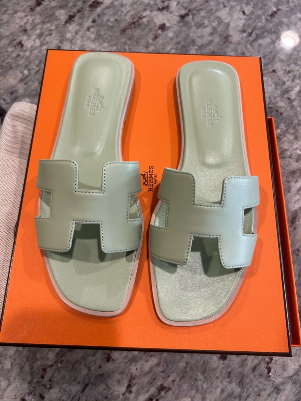Authentic Hermes Oran Sandal - Vert De Mer (Light Green) Never Worn - Picture 4 of 9